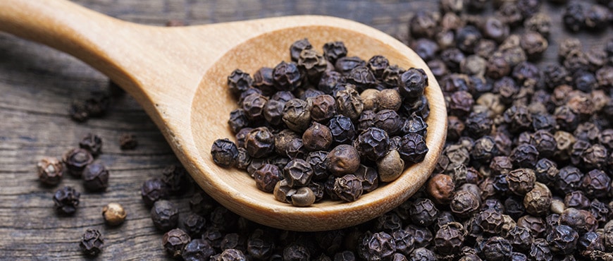 The-benefits-of-consuming-Black-Pepper-with-hot-water